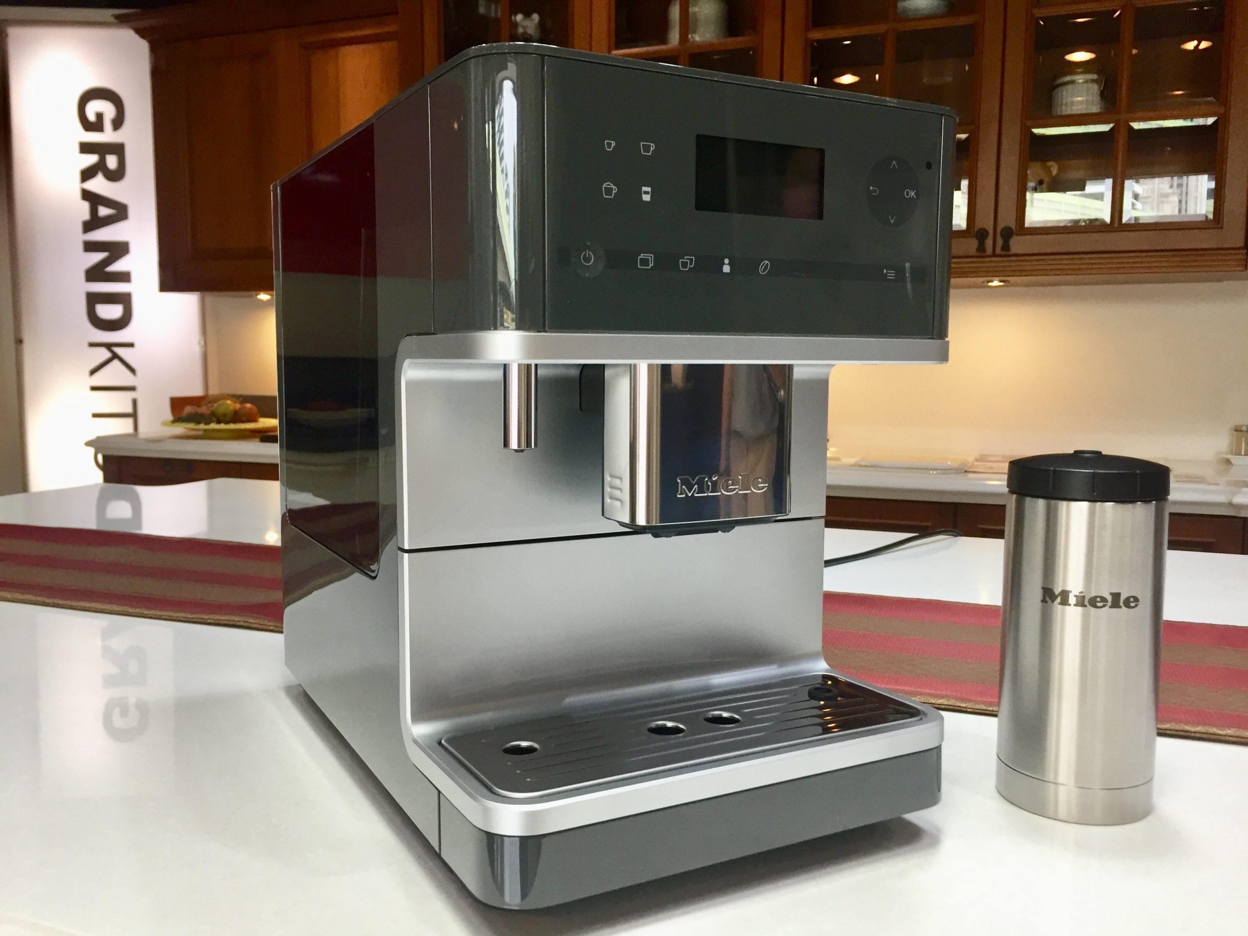 開箱 Miele CM6350 獨立式咖啡機！咖啡新手與行家都能沈浸於獨家 crema 香氣