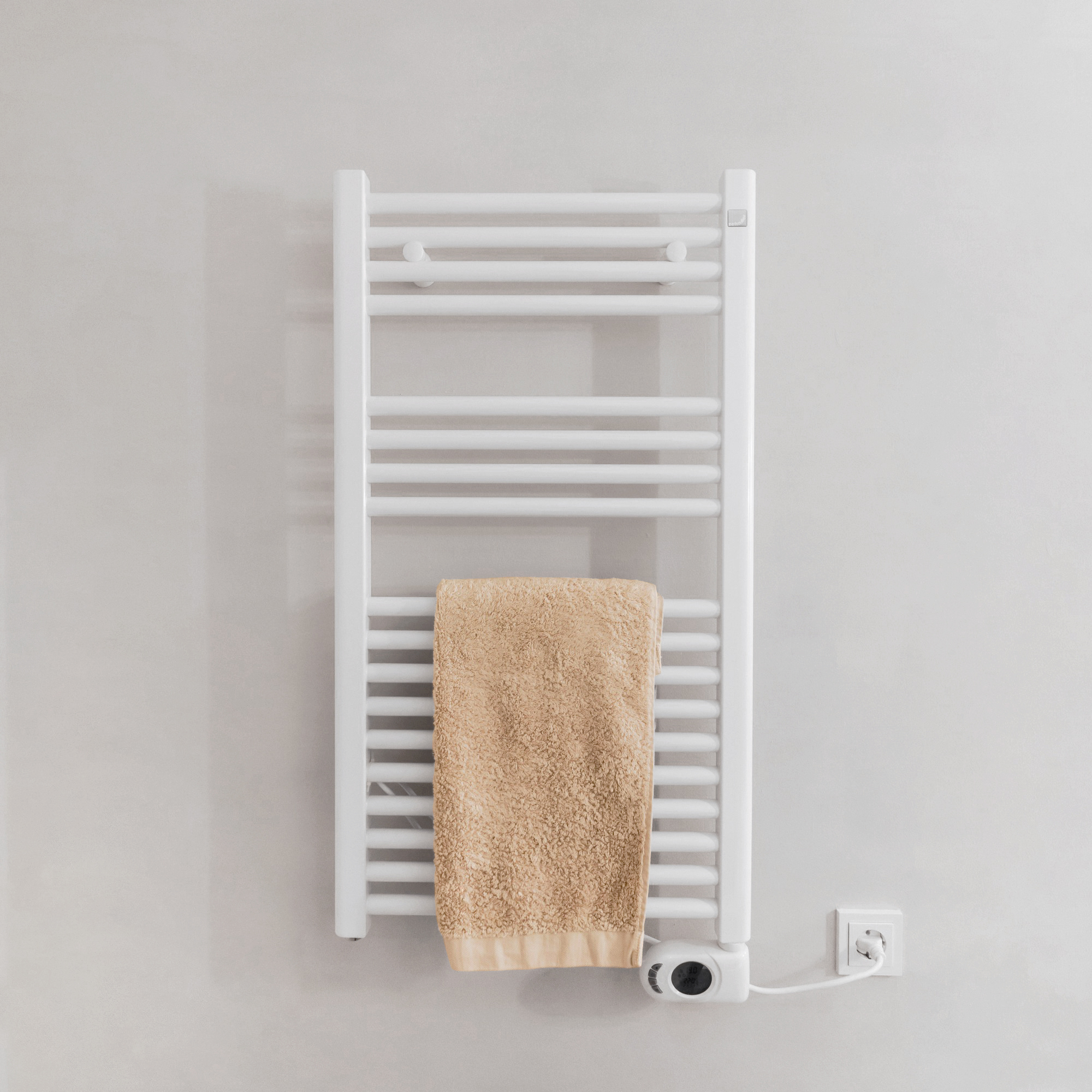 Zehnder Aura 德國製 500W IP44 電熱毛巾桿 白色 906x500mm