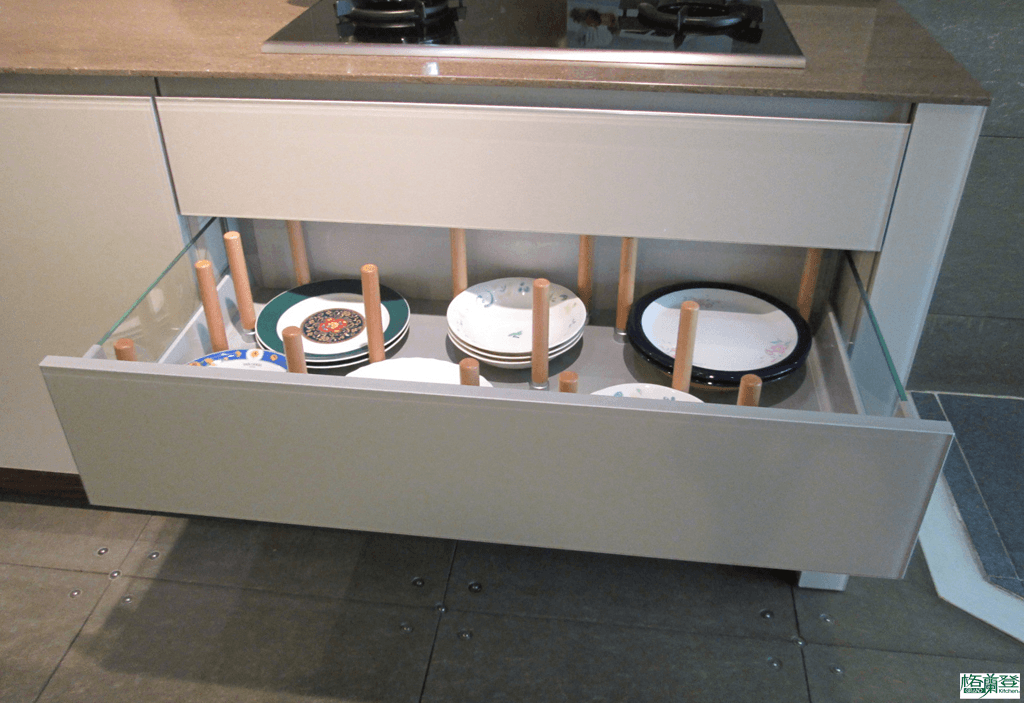 格蘭登廚具 現代極簡系列 烤漆玻璃 新竹作品 爐下大抽