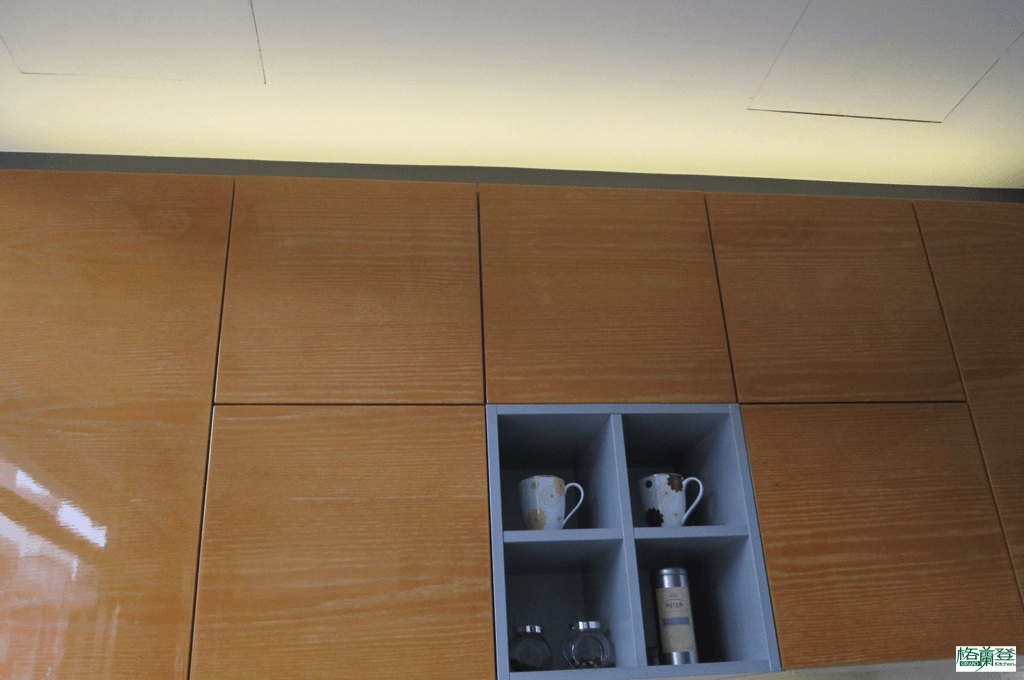 格蘭登廚具 現代極簡系列 新竹作品 樣品介紹 櫥櫃上方照明